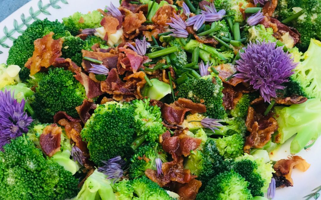 Broccolisalat med olie eddike dressing