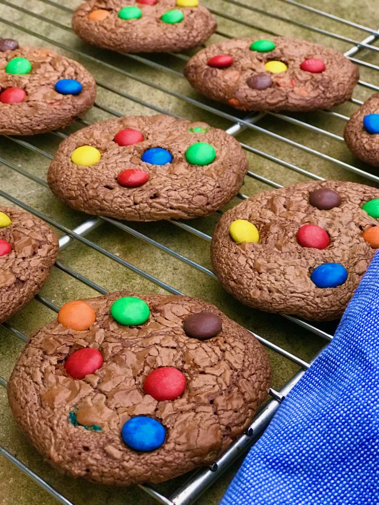 Cookies med m og m og nutella – fire ingredienser
