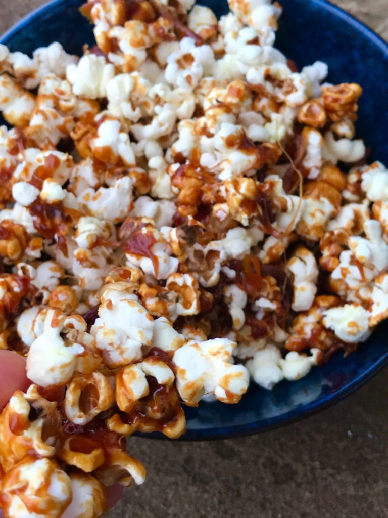 Popcorn med karamel og salt