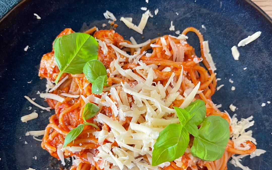 Spaghetti med cremet tomatsovs