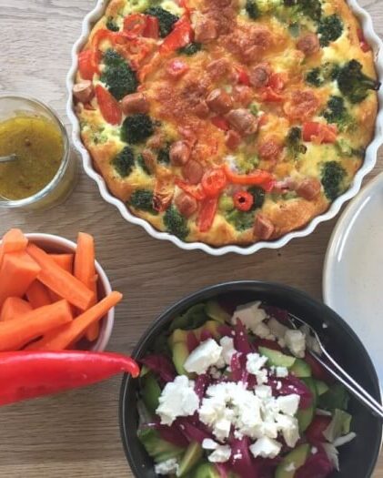 Gratineret pølser og broccoli